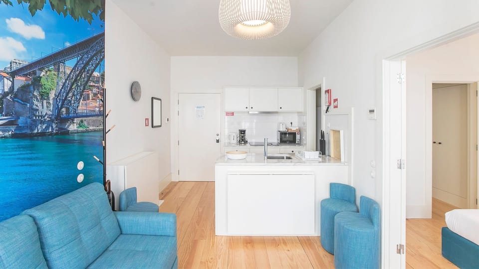 Main area with an open-plan kitchen, perfect for cooking, relaxing, and spending time together.

#OpenPlanLiving #FullyEquippedKitchen #HomeAwayFromHome #StayInStyle