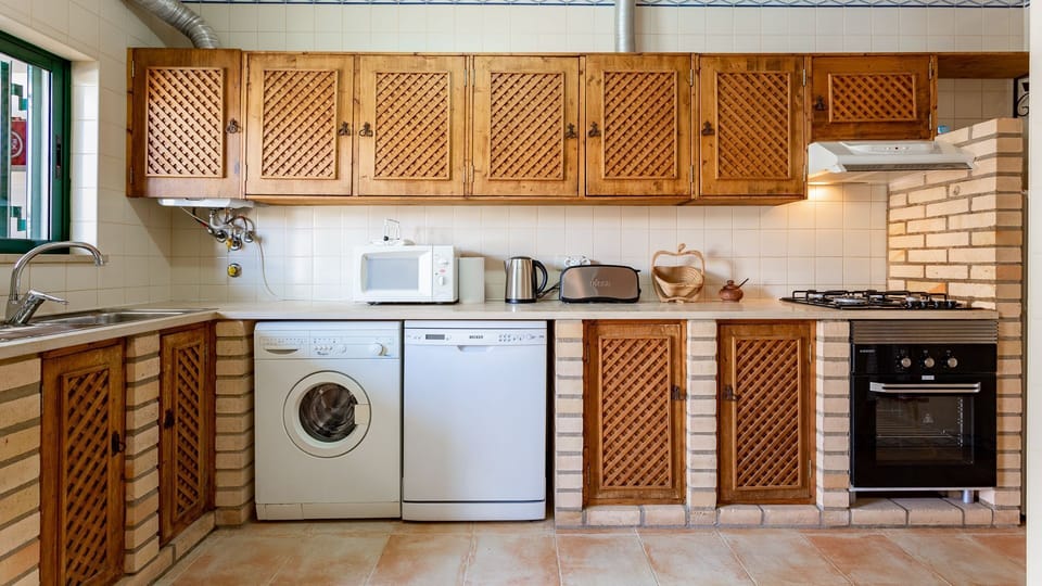 Kitchen with all the amenities you need to prepare a homecooked meal #algarve #airbnb #relax