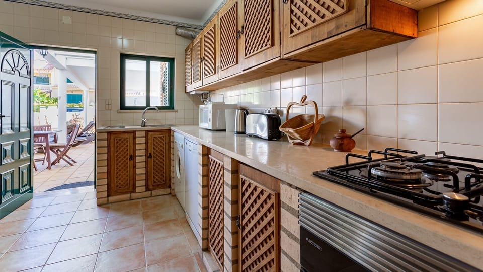 Kitchen with all the amenities you need to prepare a homecooked meal #algarve #airbnb #relax