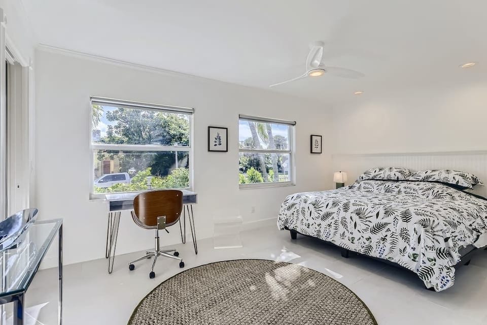 11 Bedroom.jpg