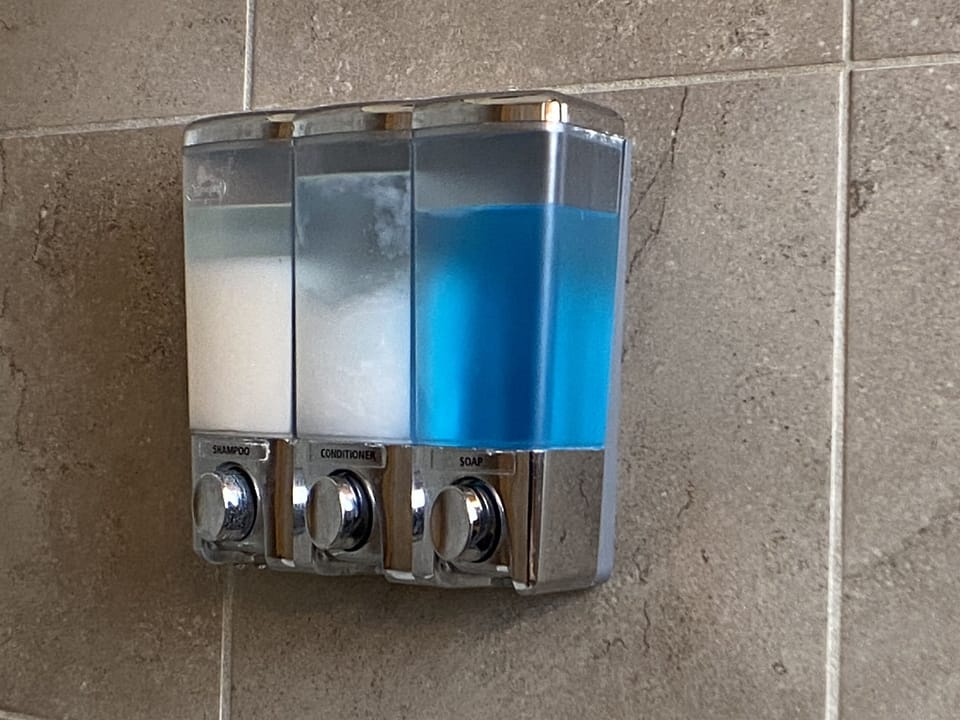 Shampoo/Conditioner/Soap dispenser