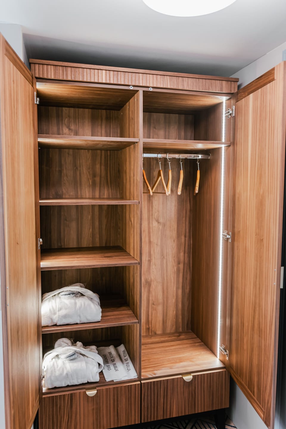 Superior Double or Twin Room, Terrace | Wardrobe