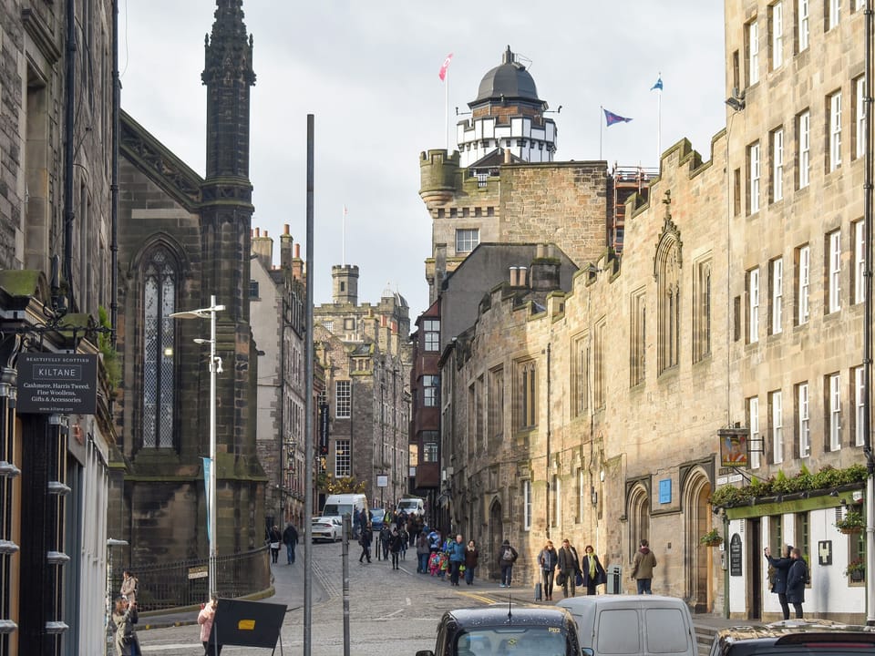 Double bedroom | Hollybank, Cupar