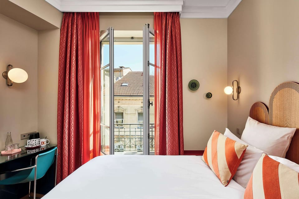 Deluxe Room, 1 Queen Bed, Non Smoking (Twin bed on request) | In-room safe, desk, soundproofing, iron/ironing board