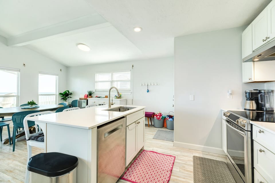 Prepare homecooked meals with Gulf views