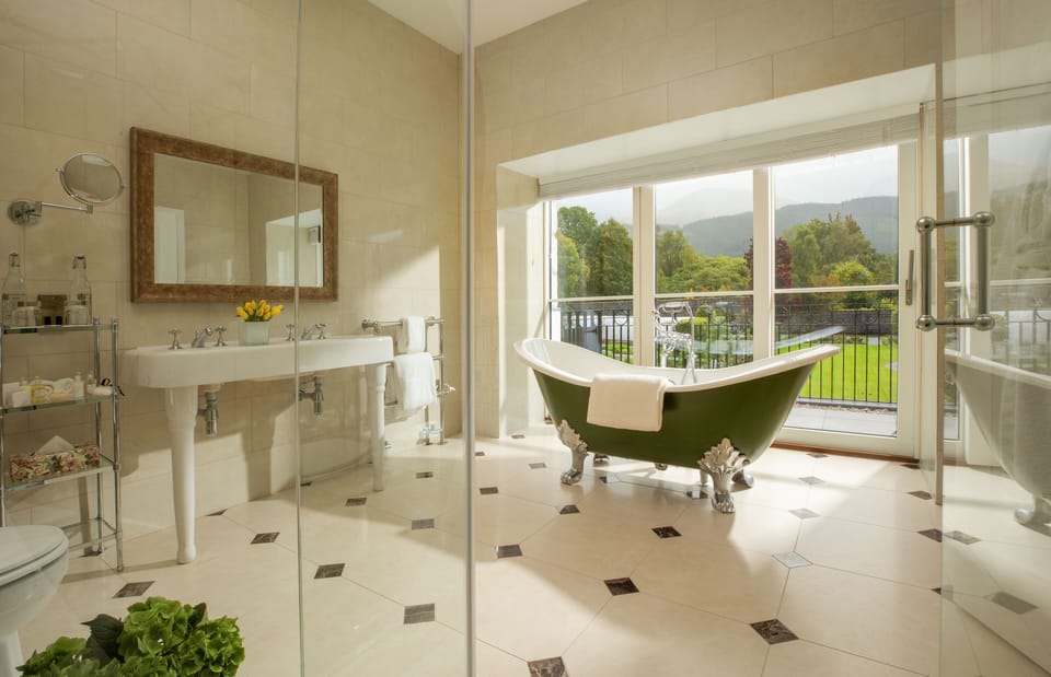Walled Garden Junior Suite (separate building) | Bathroom | Shower, free toiletries, hair dryer, bathrobes