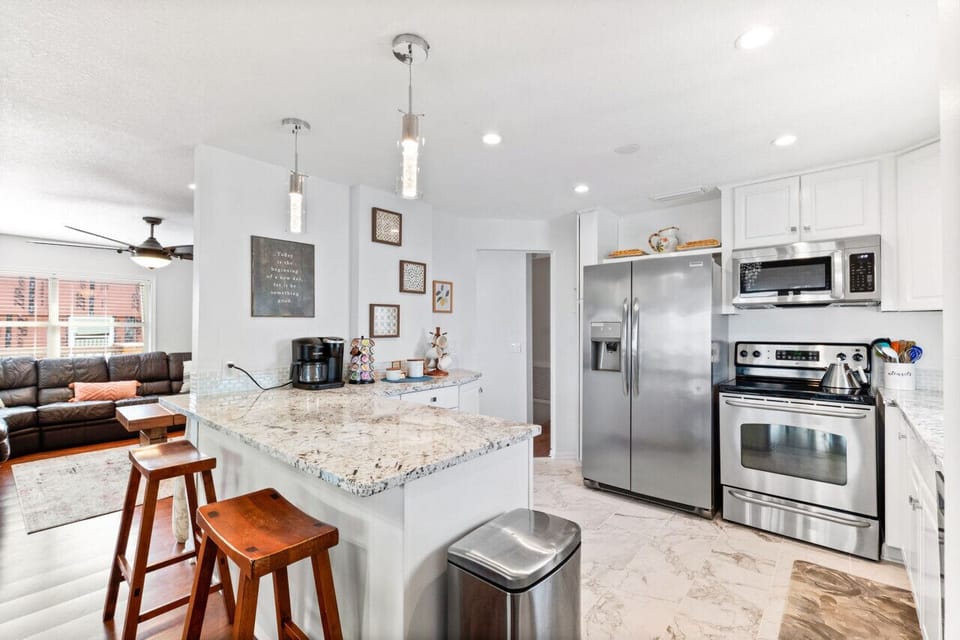 No need to eat out -- this kitchen has everything you need to cook an amazing meal!