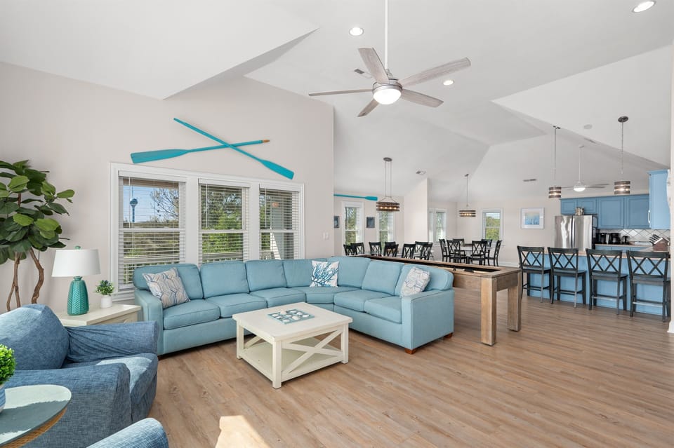 Bright and airy main living space with plenty of comfortable seating for the whole group!