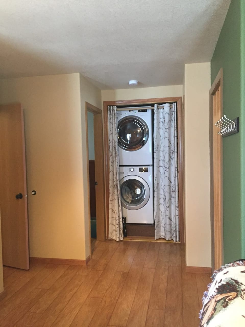Washer/ Dryer in unit