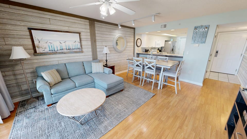 Condo, 2 Bedrooms | Living area