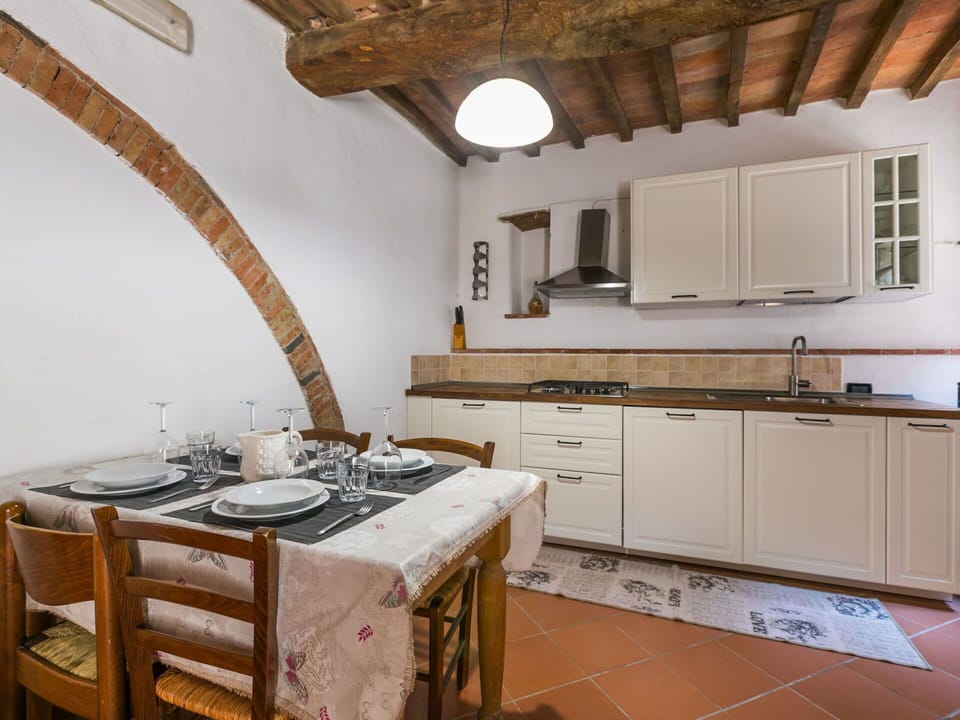 Cabinetry, Property, Furniture, Countertop, Sink, Tap, Wood, Kitchen, Kitchen Sink, Building