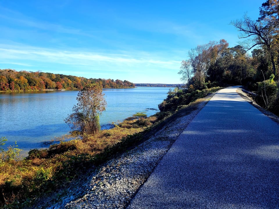 Yoholo Micco Trailhead is a 2 min walk from the home