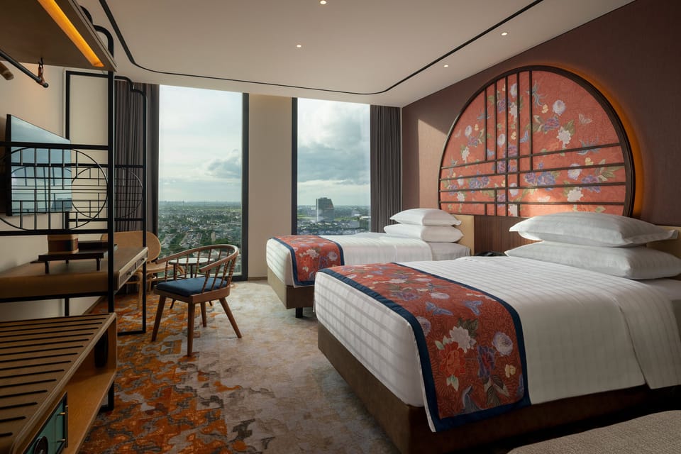 Premier Twin Room | Minibar, in-room safe, desk, free WiFi