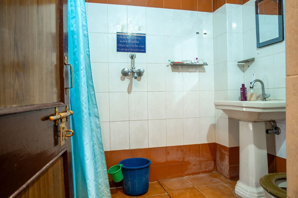 Shower, towels