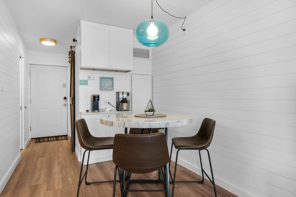 Dining table seats 4