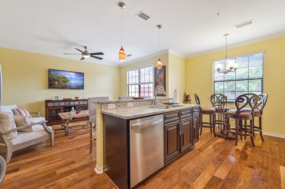 PAS3610 - fully equipped open kitchen with breakfast bar and breakfast nook