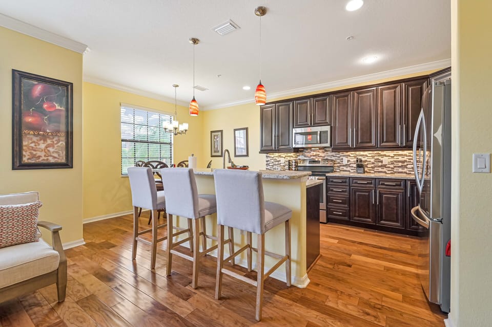 PAS3610 - fully equipped open kitchen with breakfast bar and breakfast nook