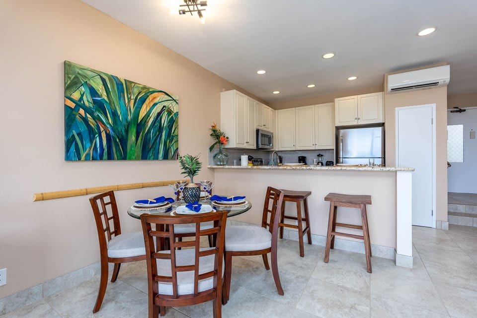 Condo, 1 Bedroom | Dining