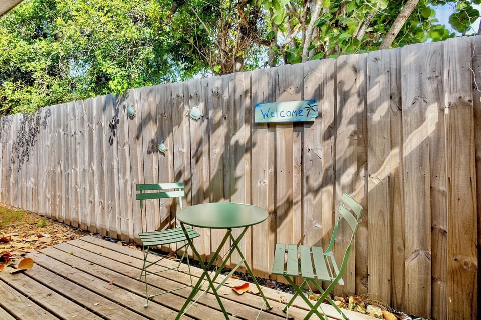 Private Patio - Outdoor Seating