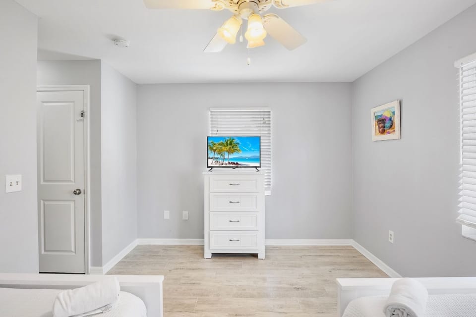 Second Bedroom, Two Twins