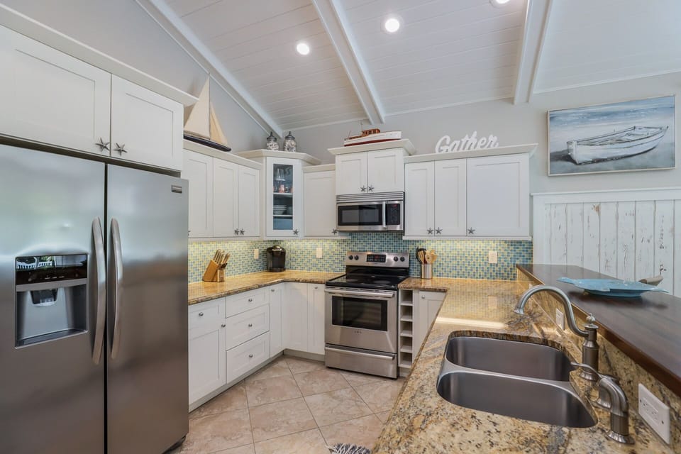 Fully equipped modern kitchen