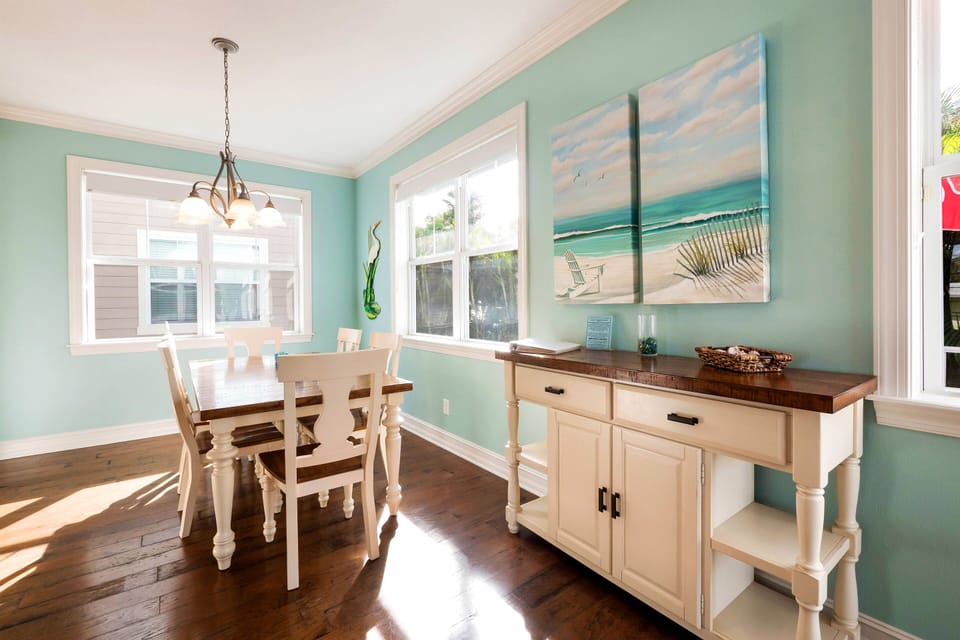 Attitude by Latitude - Dining Nook