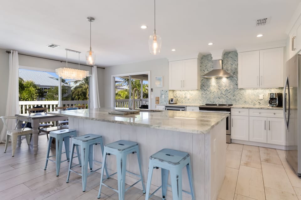 Kitchen Island - Breakfast Bar
