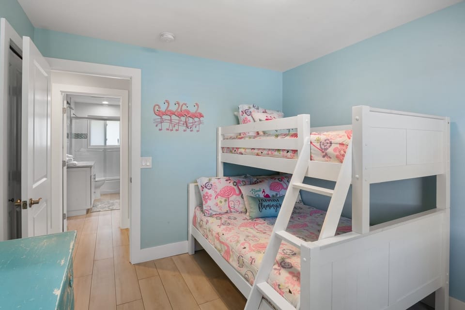 Fourth Bedroom, Twin/Full Bunk