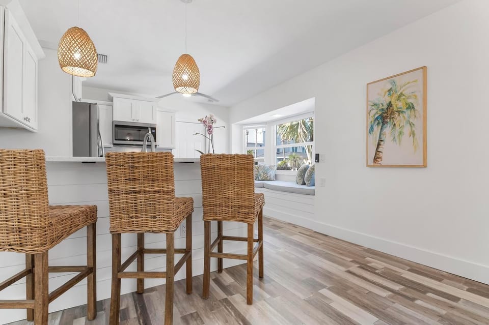 Kitchen - Bay Window