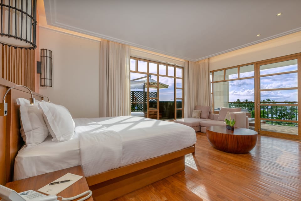 Savoy Penthouse Panoramic view | Egyptian cotton sheets, premium bedding, minibar, in-room safe