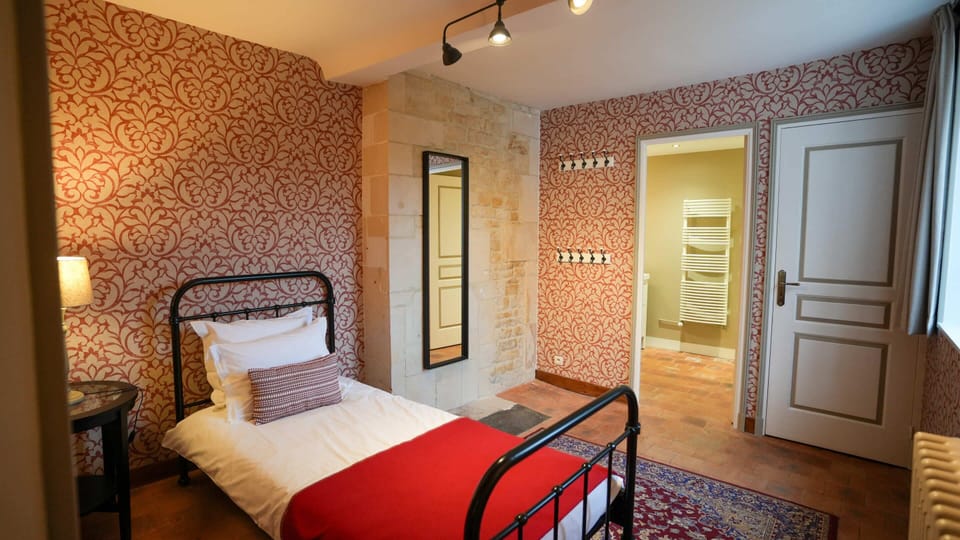 Classic Triple Room, Ensuite (Chambre Rouge)