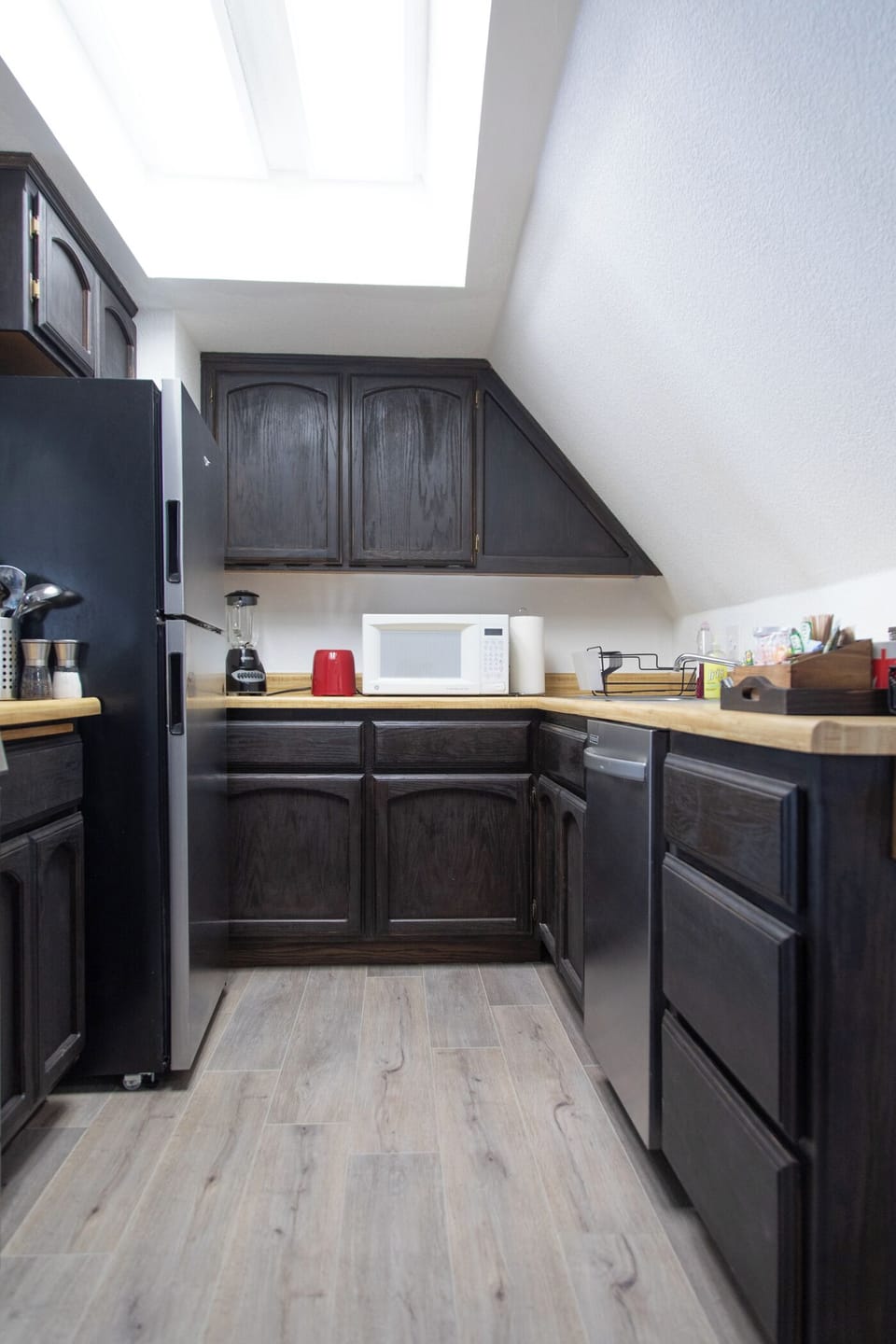A fully stocked kitchen for all your needs!