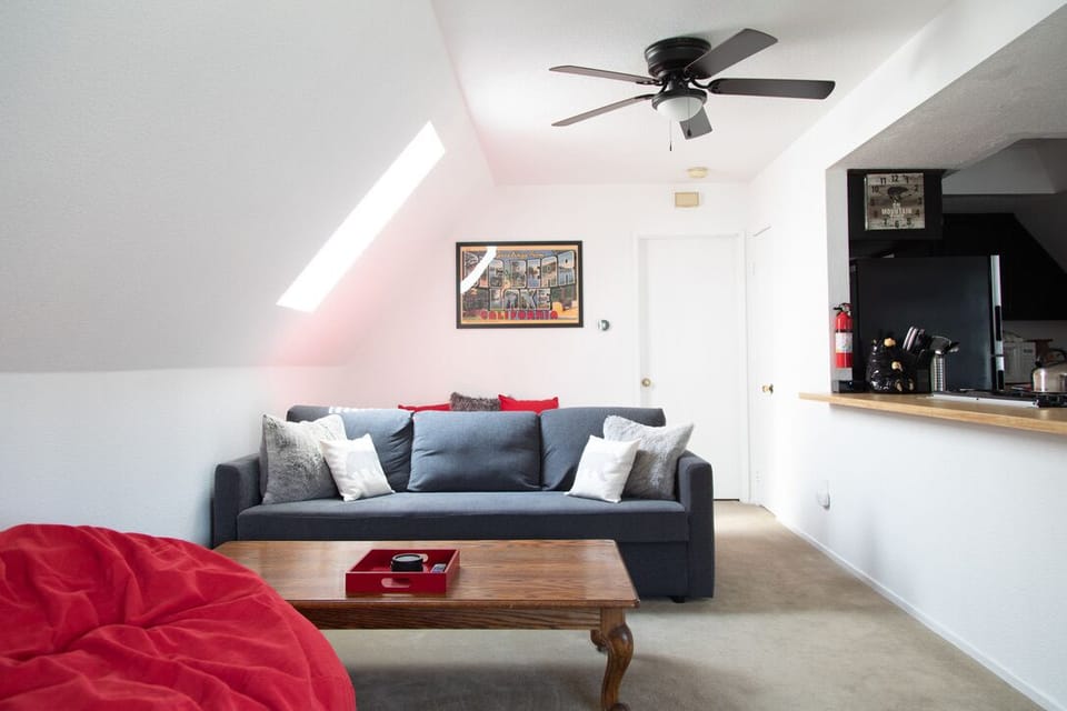 Perfect, comfy place for a couple's getaway!