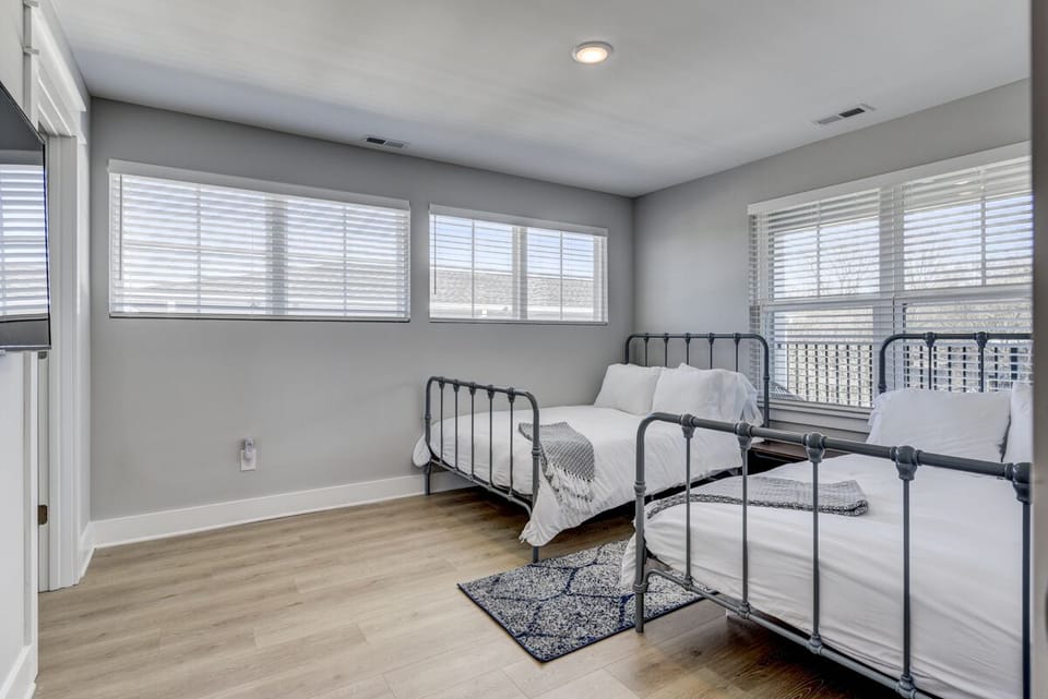 2 full beds!