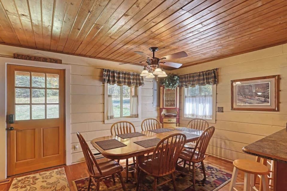 Main level dining table with seating for 6