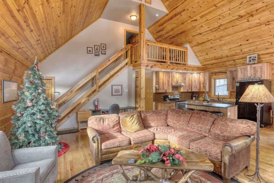 Main level living room