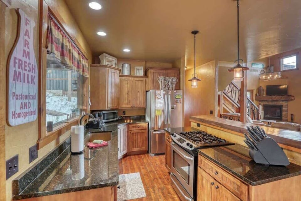 Fully equipped kitchen with dishwasher