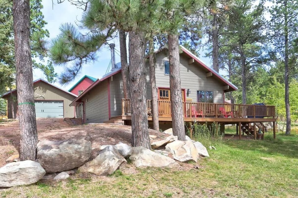 Couloir Cabin front view. 