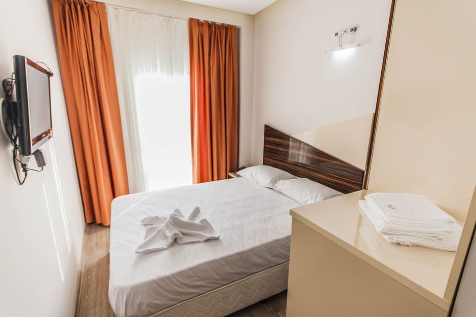 Standard Double Room | Soundproofing, free WiFi