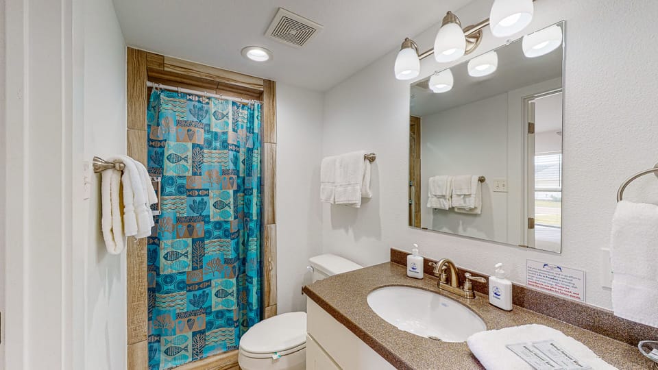 Front bath, plenty of storage
