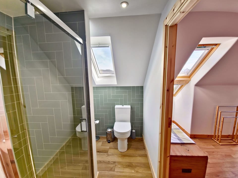 Upstairs ensuite beside the twin room