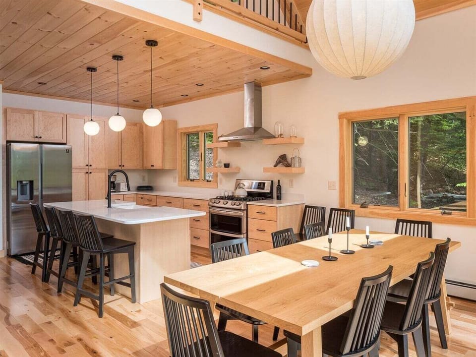 Dining/Kitchen area
