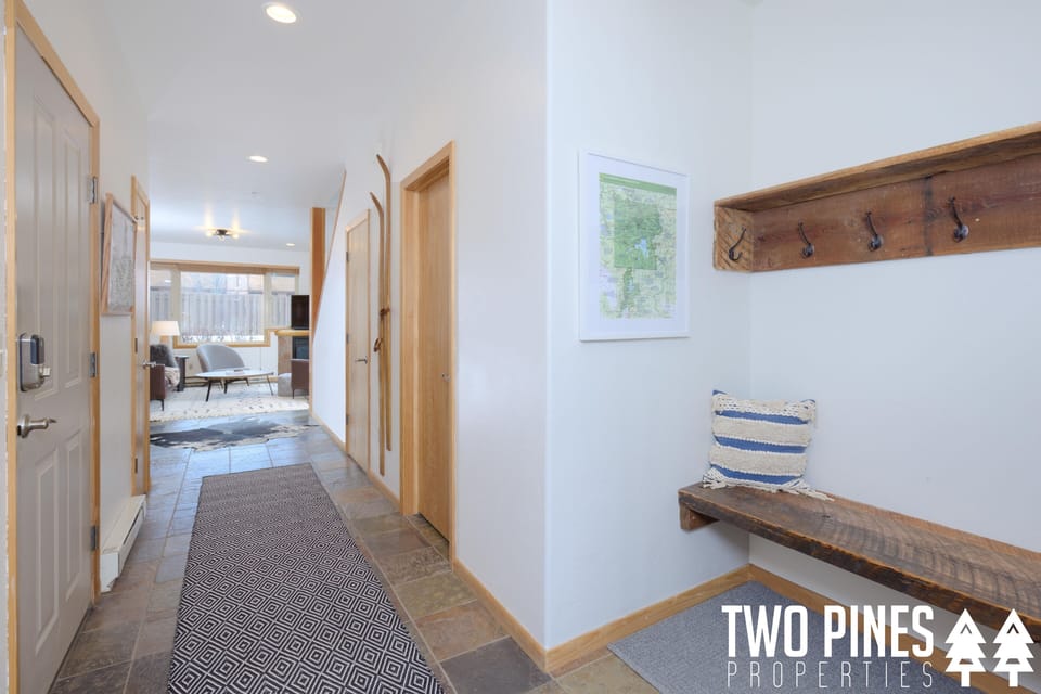 Entry/Mud Room area