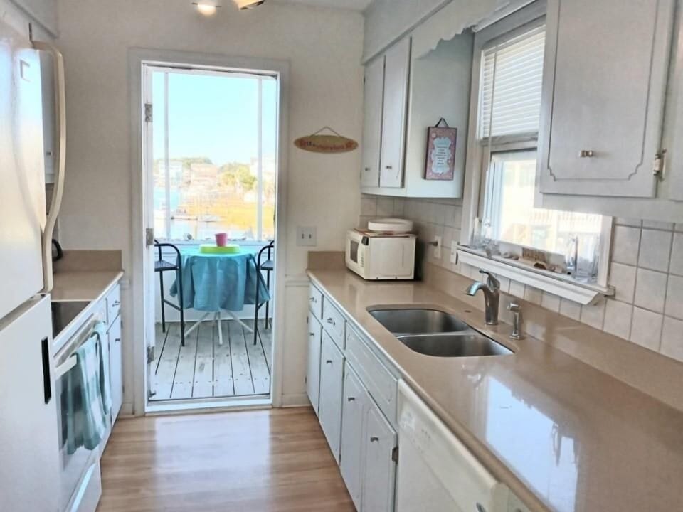 House, 3 Bedrooms | Private kitchen | Fridge, oven, coffee/tea maker, toaster