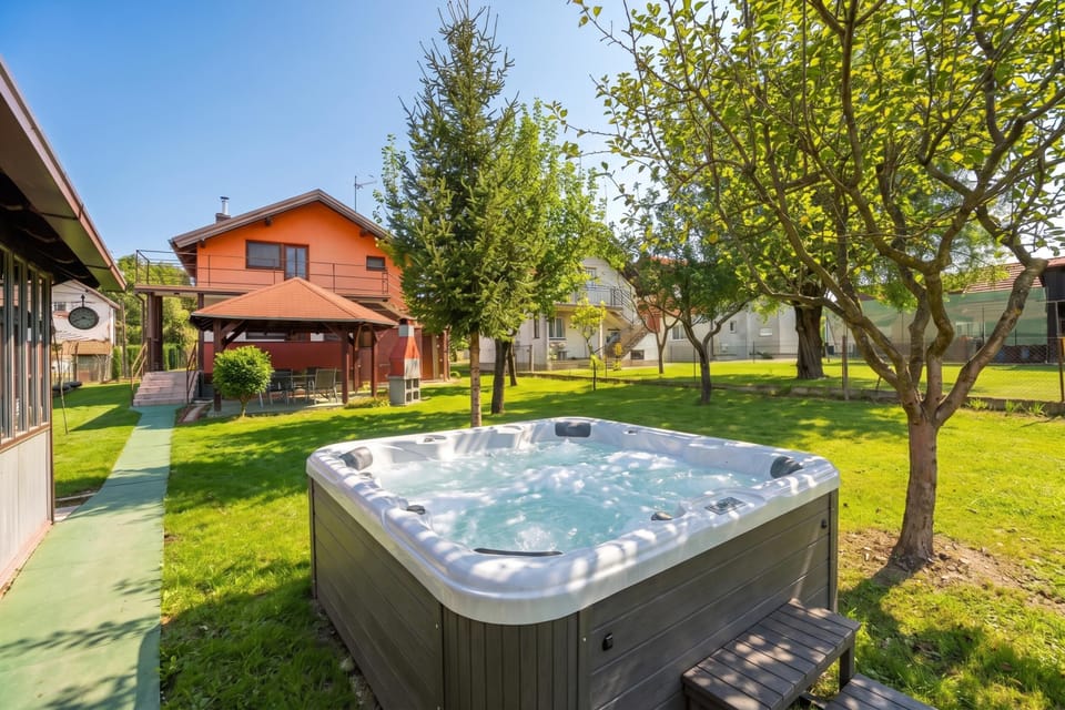 Family House, 1 Bedroom, 2 Bathrooms (House Pepica with Jacuzzi in Zagorje) | Outdoor spa tub