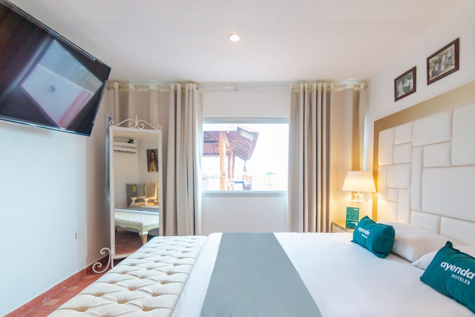 Studio Suite | Hypo-allergenic bedding available, WiFi (free), bed sheets