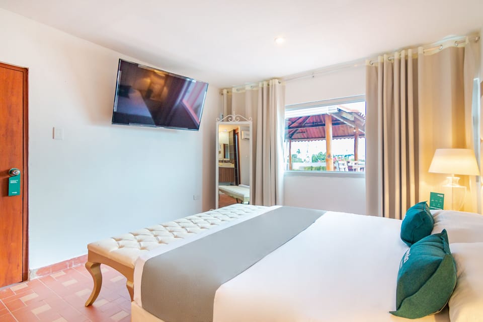 Studio Suite | Hypo-allergenic bedding available, WiFi (free), bed sheets