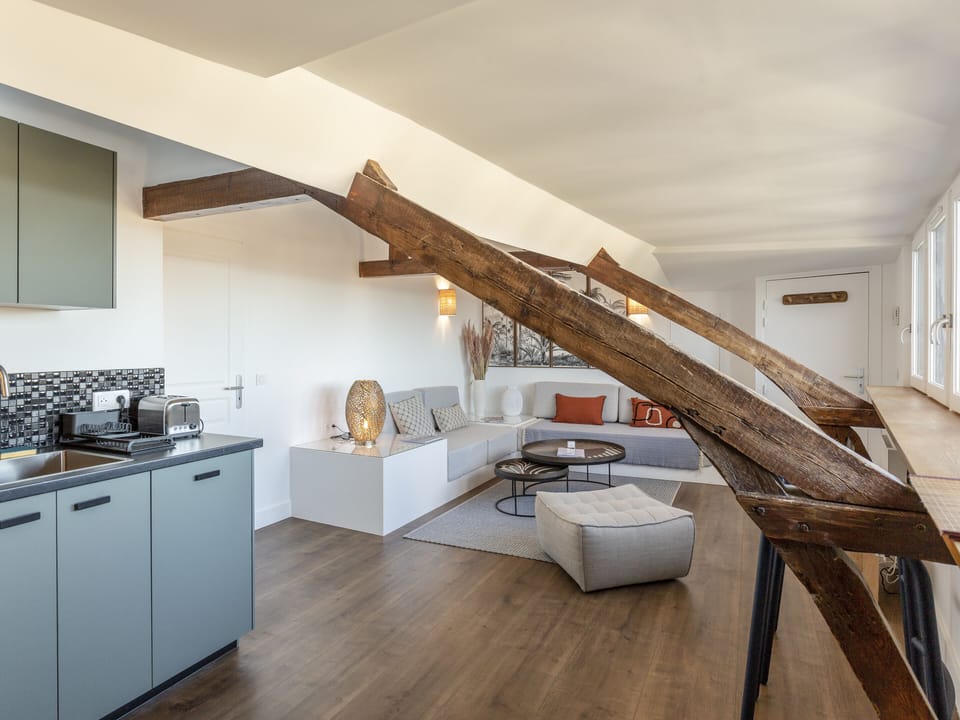 Living room and kitchen with the view 
