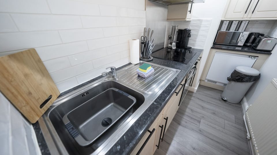Basic Apartment, Private Bathroom | Shared kitchen