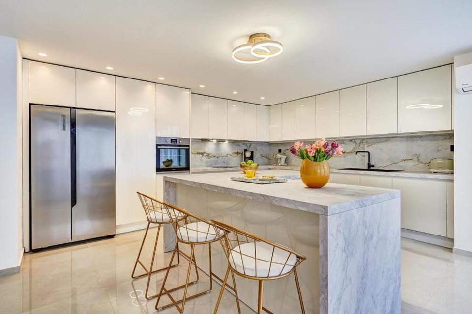 Exclusive Villa, 4 Bedrooms | Private kitchen | Full-size fridge, microwave, oven, stovetop